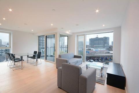 2 bedroom flat to rent, Deacon Street, Elephant and Castle, London, SE17
