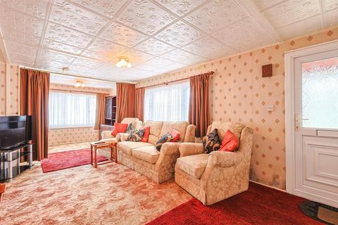 1 bedroom park home for sale, Shangri-La, Kingsmans Farm Road, Hockley SS5
