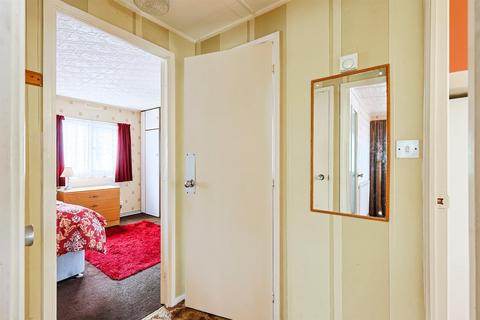 1 bedroom park home for sale, Shangri-La, Kingsmans Farm Road, Hockley SS5