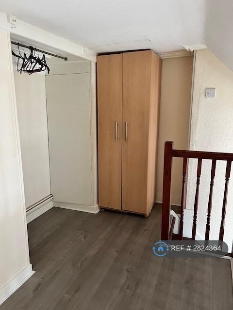 Bedroom With Wardrobe Storage