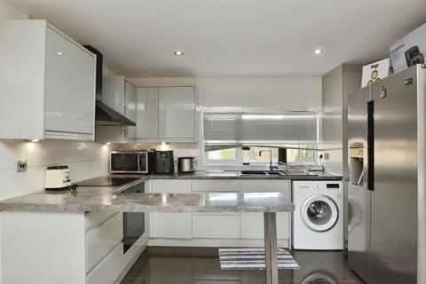 1 bedroom apartment for sale, Cleavers Avenue, Conniburrow, Milton Keynes