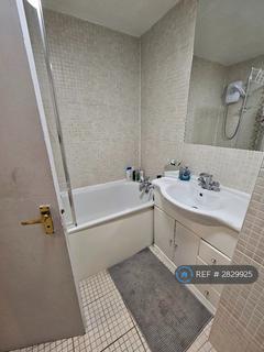 1 bedroom in a house share to rent, Fleet Square, London, WC1X