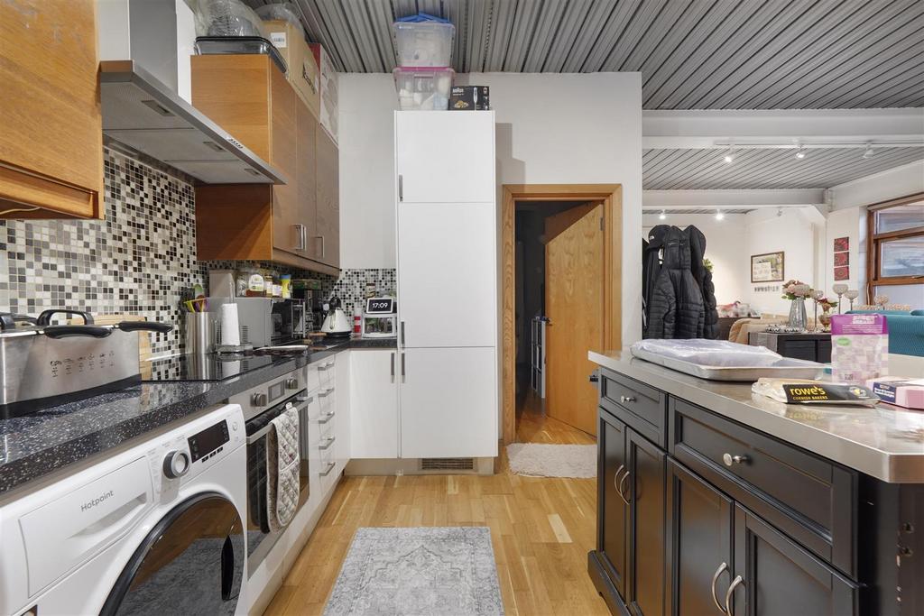 Fitted kitchen with granite worktops