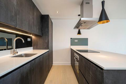 1 bedroom flat to rent, Diggers Lane, Weybridge KT13