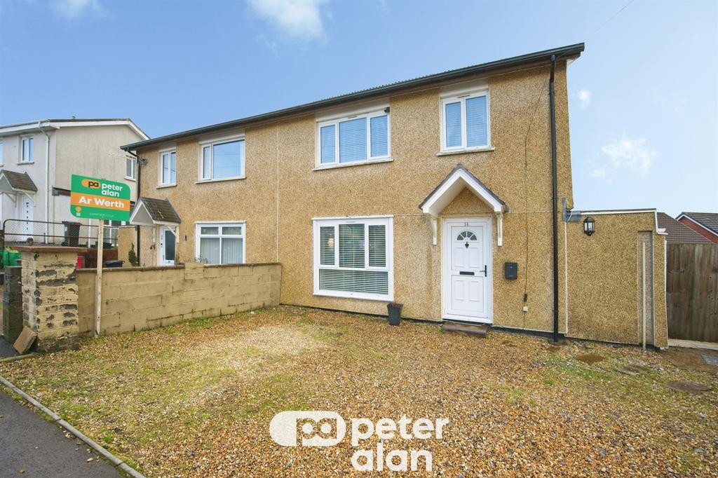 3 bedroom semi-detached house for sale