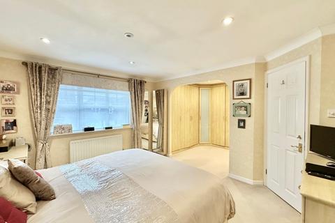 5 bedroom detached house for sale, Greenwood Gardens, Shenley, WD7
