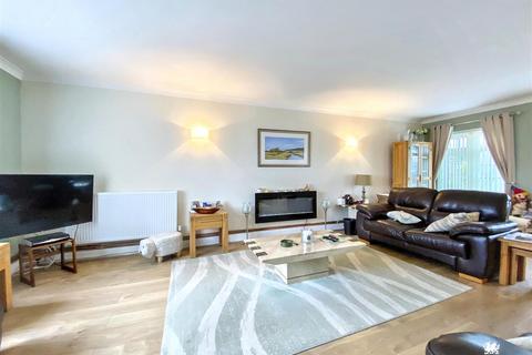 undefined, Llanteg, Narberth