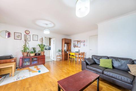 2 bedroom flat for sale, Lucas Close, Willesden Green, London, NW10