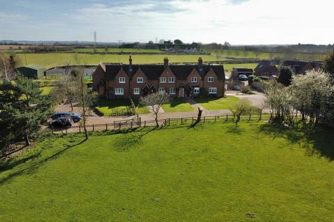 2 bedroom terraced house for sale, Peakes End, Steppingley