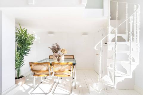 Studio for sale, Holland Park Avenue, Holland Park, London, W11