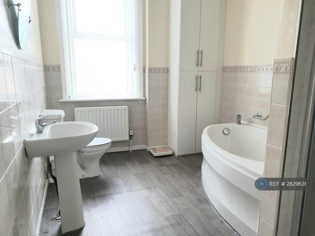 Grand Bathroom