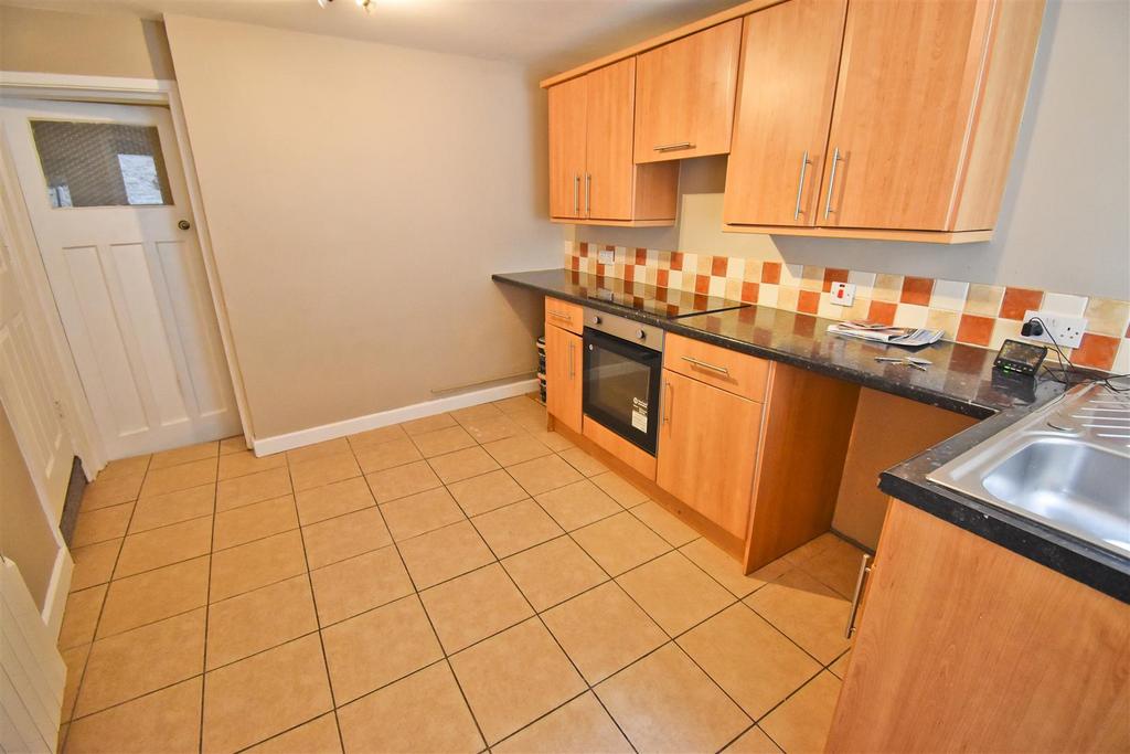 Kitchen 1.jpg