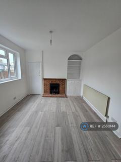 3 bedroom end of terrace house to rent, Dawson Avenue, Barking, IG11