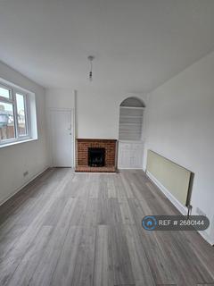 3 bedroom end of terrace house to rent, Dawson Avenue, Barking, IG11