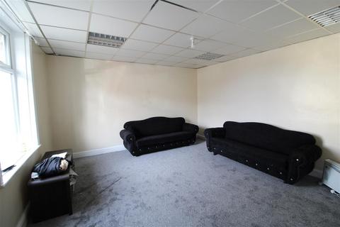 1 bedroom flat to rent, Yews Hill Road, Huddersfield HD1