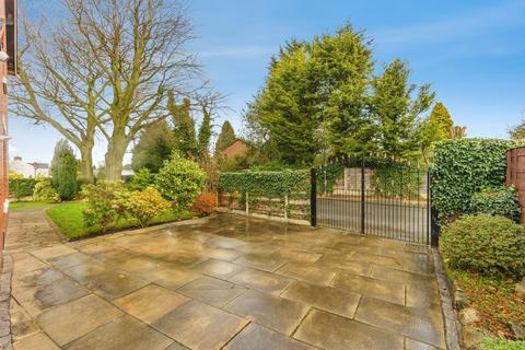 3 bedroom detached house for sale, Warburton Lane, Partington, Manchester, Greater Manchester, M31