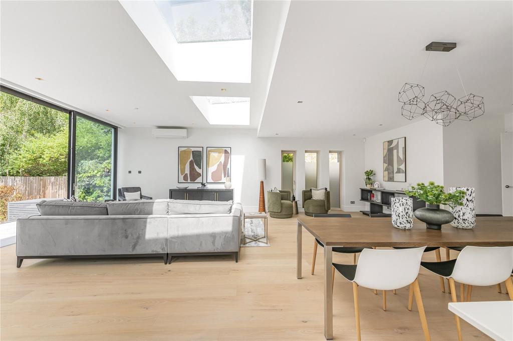 Kitchen/Reception