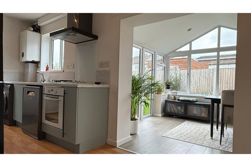 Kitchen/Dining Room