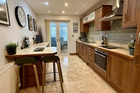 undefined, Clos Treventy, Cefneithin, Llanelli