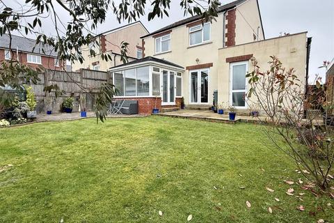 undefined, Clos Treventy, Cefneithin, Llanelli