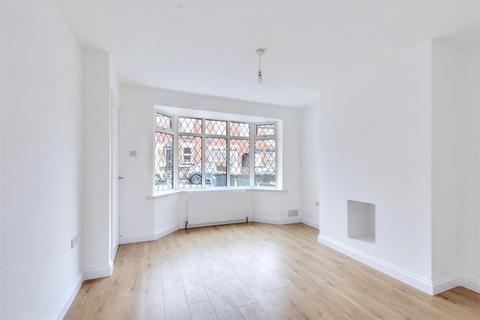3 bedroom semi-detached house to rent, Regent Street, Ilkeston, DE7 5RG