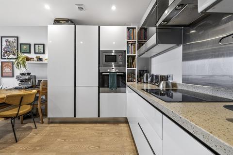2 bedroom penthouse for sale, Newgate, Croydon