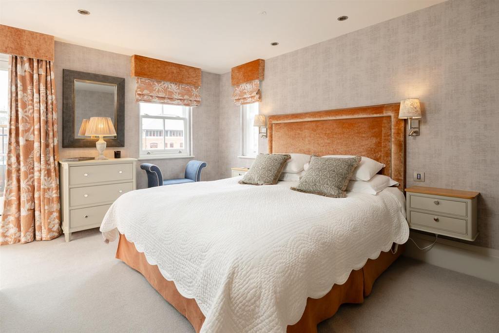 Principal Bedroom Suite