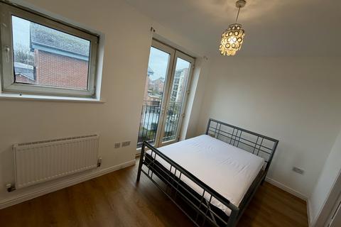 4 bedroom house to rent, Platt Lane, Manchester, M14