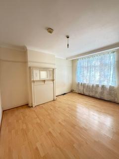 4 bedroom semi-detached house to rent, Heston Avenue, Heston