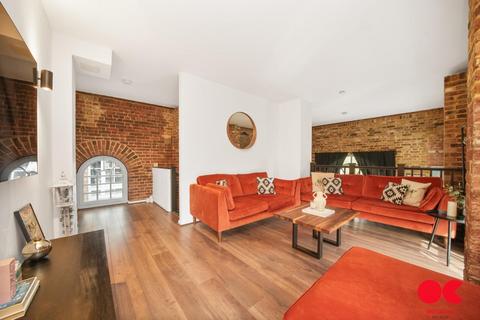 undefined, Kidman Close, Gidea Park RM2