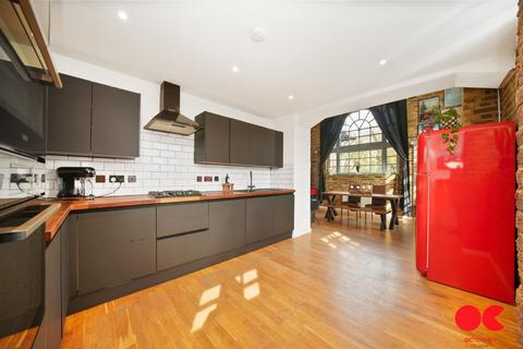 undefined, Kidman Close, Gidea Park RM2