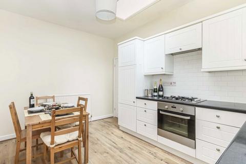 2 bedroom terraced house to rent, Imperial Square, Fulham SW6