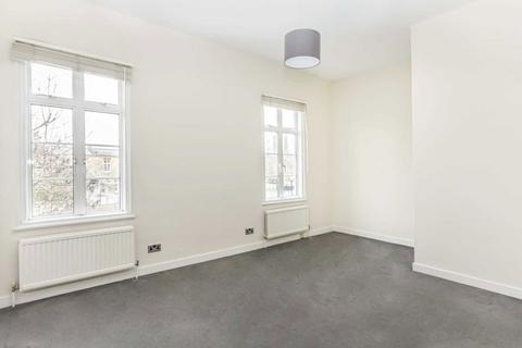 2 bedroom terraced house to rent, Imperial Square, Fulham SW6