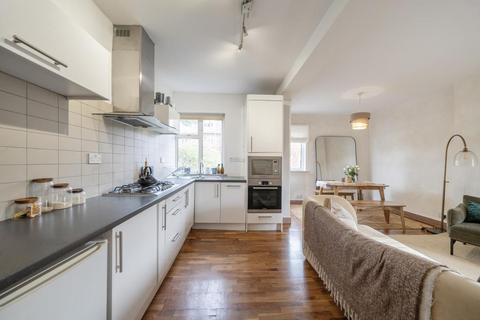 2 bedroom flat to rent, Brondesbury Park,  London,  NW6