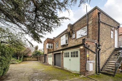 2 bedroom flat to rent, Brondesbury Park,  London,  NW6