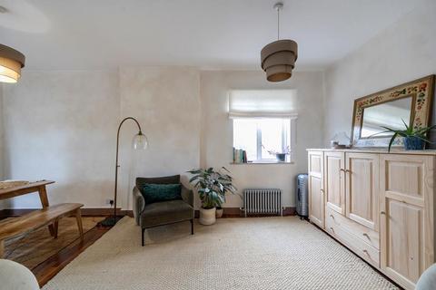 2 bedroom flat to rent, Brondesbury Park,  London,  NW6