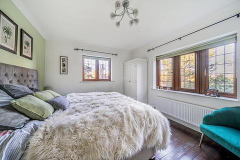 3 bedroom bungalow for sale, Frensham Road, Farnham, GU10