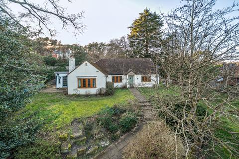 3 bedroom bungalow for sale, Frensham Road, Farnham, GU10
