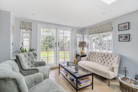3 bedroom bungalow for sale, Frensham Road, Farnham, GU10