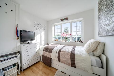 undefined, East Street, Farnham, GU9