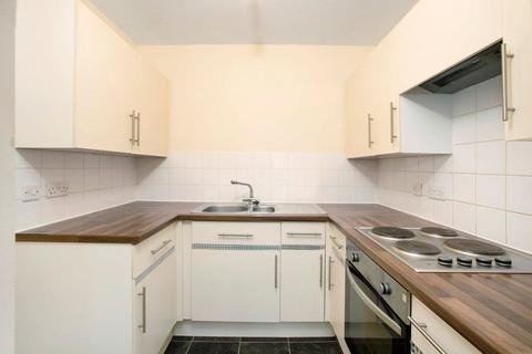 1 bedroom flat for sale, South View, Teignmouth, TQ14