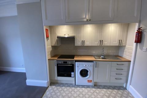 undefined, Studio Flat – The Salisbury Hotel, Grand Parade, Haringey N4