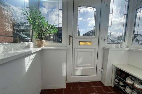 3 bedroom semi-detached house for sale, Wordsworth Close, Dukinfield SK16