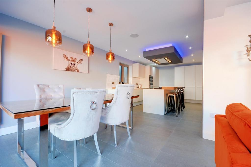 Kitchen Diner 2.jpg
