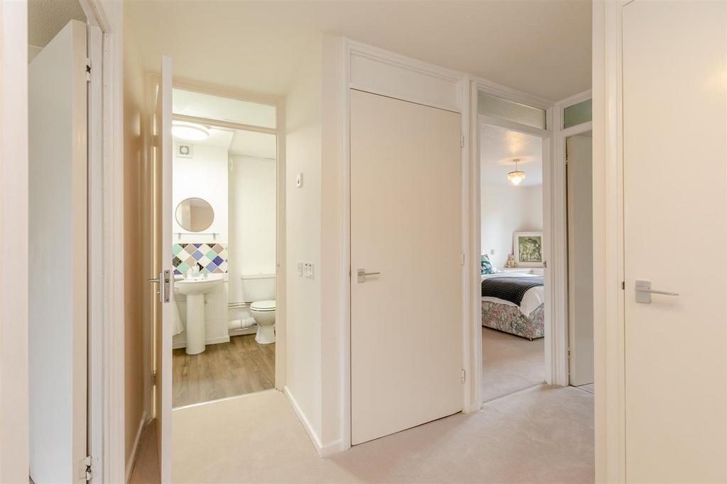 Fallodon Court, Henleaze Hallway.jpg