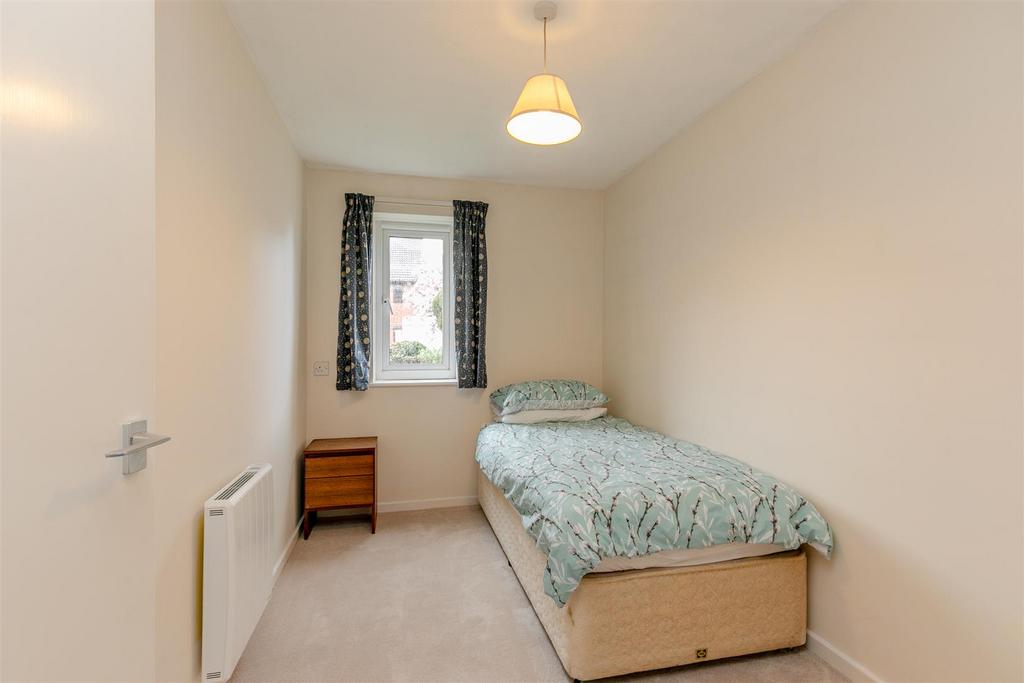 Fallodon Court, Henleaze Bed 2.jpg