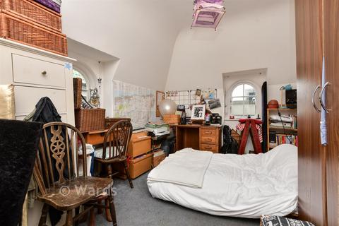 3 bedroom end of terrace house for sale, Adelaide Gardens, Ramsgate, Kent