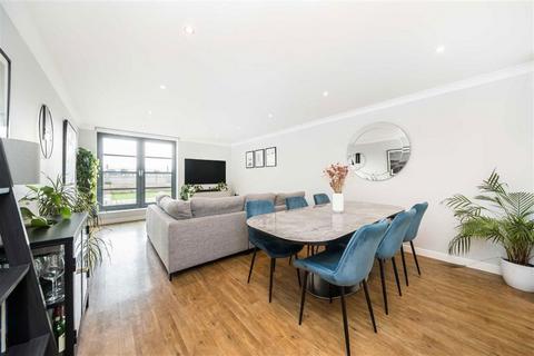 2 bedroom flat for sale, Commercial Road, London E14