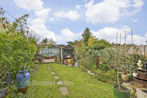 3 bedroom terraced house for sale, Brian Road, Romford RM6