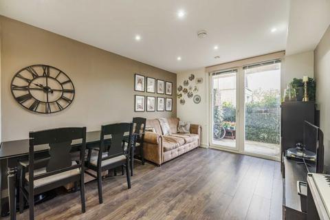 2 bedroom flat for sale, Garden Road, Richmond TW9
